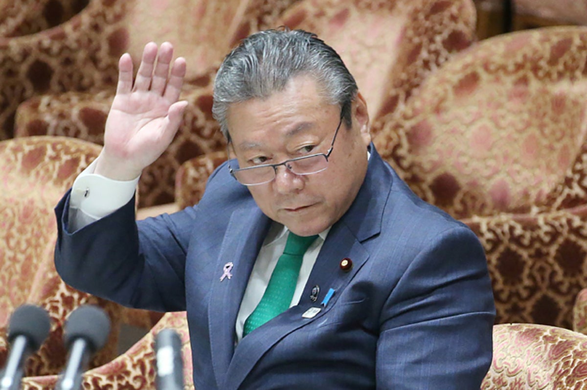 Japan's Cybersecurity Minister Says He's Never Used A Computer Before